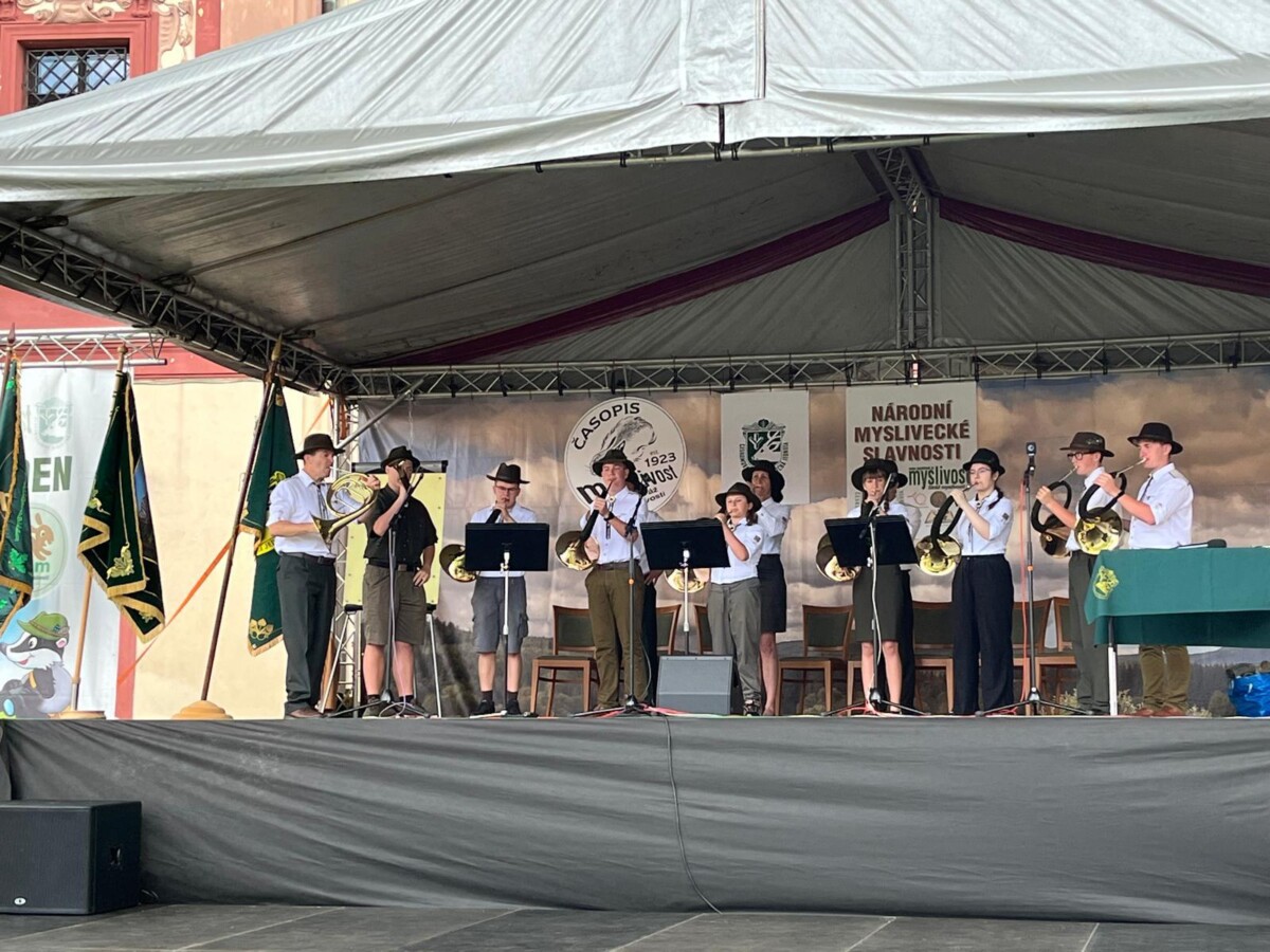 Mladí českobudějovičtí trubači na Ohradě